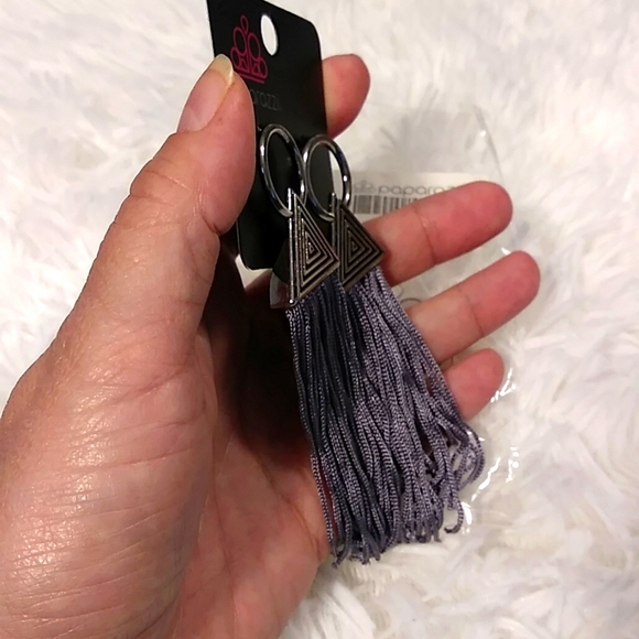 NWT Oh My GIZA silver fringe post back earrings - Picture 7 of 7